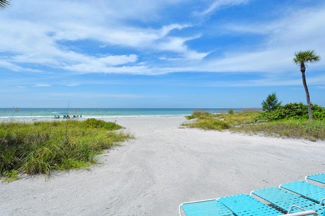 Gulf View From this Sanibel Vacation Condo